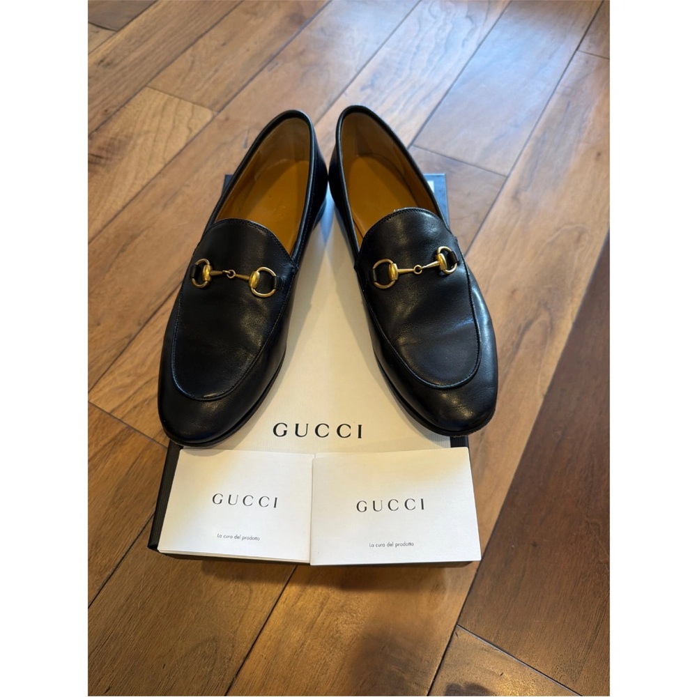 Gucci Jordaan Black Leather Loafers with Gold Horsebit hardware - Picture 6 of 7